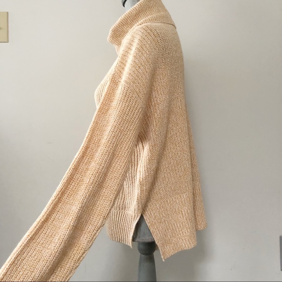 Urban Outfitters boxy fit turtleneck sweater - Picture 2 of 6